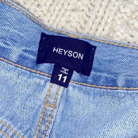 Heyson high rise distressed jeans size 11 - Picture 5 of 10